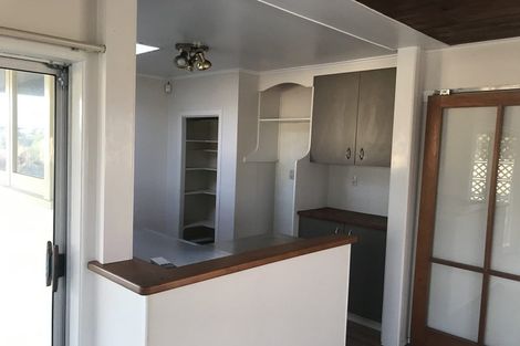 Photo of property in 2/133 Edgewater Drive, Pakuranga, Auckland, 2010