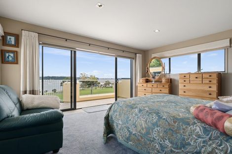 Photo of property in 33 Harbour View Road, Omokoroa, 3114