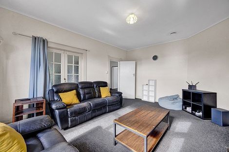 Photo of property in 13 Collins Street, Hawera, 4610