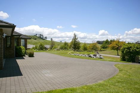 Photo of property in 71 Loch Views Road, Acacia Bay, Taupo, 3385