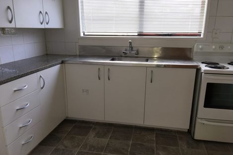 Photo of property in 38 Beaudine Avenue, Glenfield, Auckland, 0629