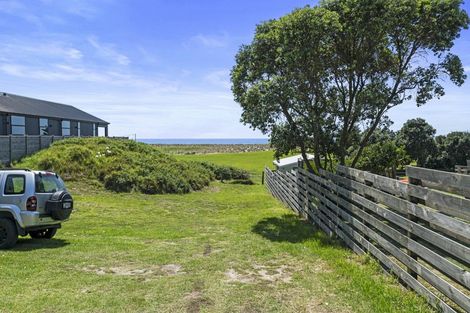 Photo of property in 1017 Papamoa Beach Road, Papamoa Beach, Papamoa, 3118