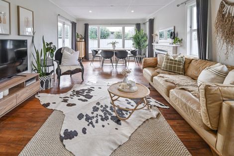 Photo of property in 15 Lipscombe Crescent, Havelock North, 4130