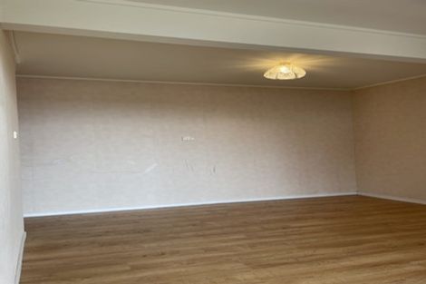 Photo of property in 11 Santiago Crescent, Unsworth Heights, Auckland, 0632