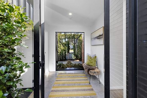 Photo of property in 276b Frankley Road, Ferndale, New Plymouth, 4310