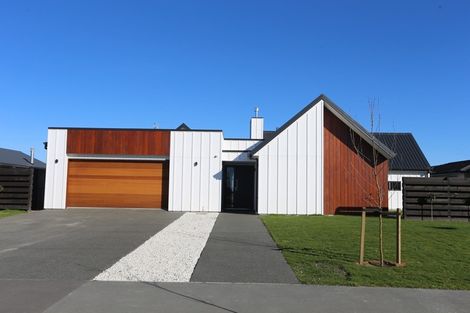 Photo of property in 15 Waterton Point, Huntingdon, Ashburton, 7774