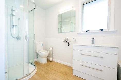 Photo of property in 1 Awarua Crescent, Havelock North, 4130