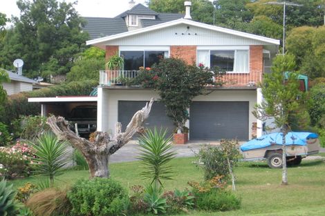 Photo of property in 1/108 Saddleback Rise, Murrays Bay, Auckland, 0630