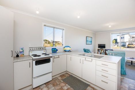 Photo of property in 13 Nelson Street, Foxton Beach, Foxton, 4815