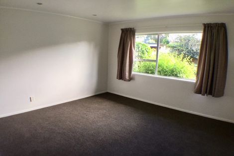 Photo of property in 2/27 Mannering Place, Hillcrest, Auckland, 0627