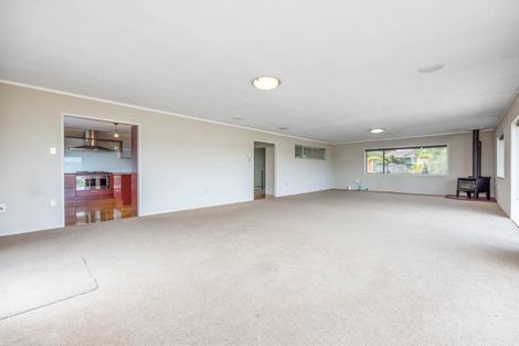 Photo of property in 9a Pendene Place, Forrest Hill, Auckland, 0620
