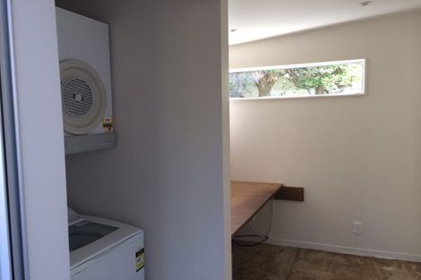 Photo of property in 1 Hungerford Road, Lyall Bay, Wellington, 6022