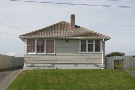 Photo of property in 102 Harper Street, Gonville, Whanganui, 4501