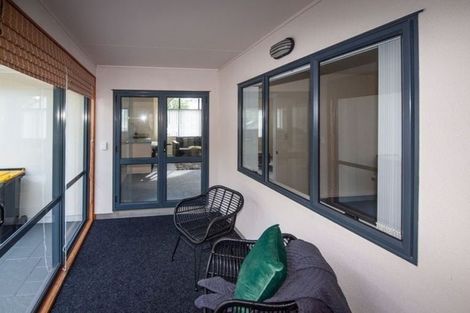 Photo of property in 33 Amesbury Drive, Churton Park, Wellington, 6037