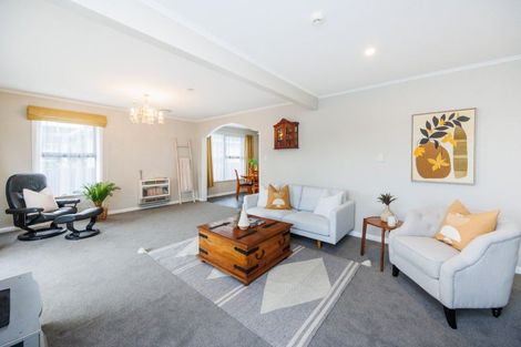 Photo of property in 9 Bristol Crescent, Roslyn, Palmerston North, 4414