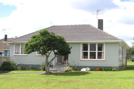 Photo of property in 18 Hayman Place, Beach Haven, Auckland, 0626