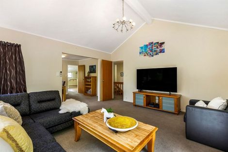 Photo of property in 70 Peterhouse Street, Tawa, Wellington, 5028