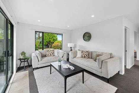 Photo of property in 15 Harrys Way, Redwood, Christchurch, 8051