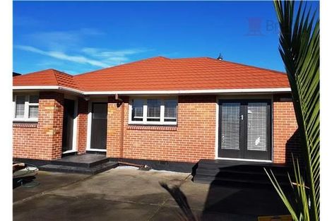 Photo of property in 338 Memorial Avenue, Burnside, Christchurch, 8053