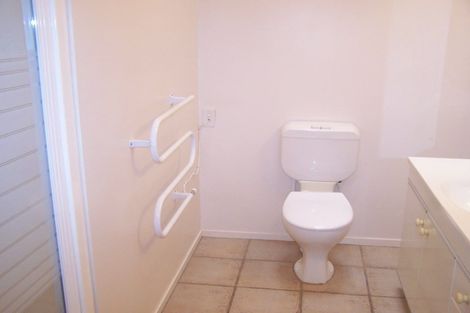 Photo of property in 42 Matterhorn Crescent, Northpark, Auckland, 2013