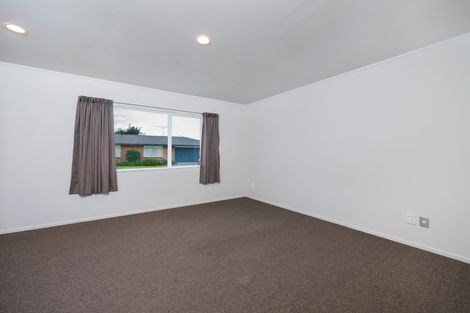 Photo of property in 15 Hocken Place, Mangere Bridge, Auckland, 2022