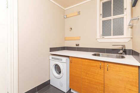 Photo of property in 16 Bond Street, Marton, 4710