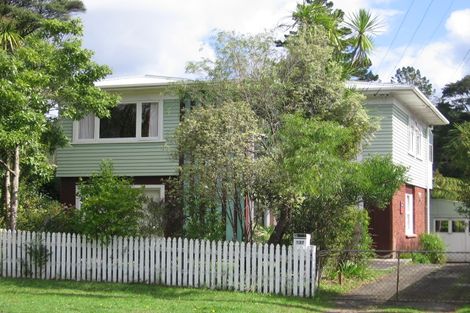 Photo of property in 137 Atkinson Road, Titirangi, Auckland, 0604