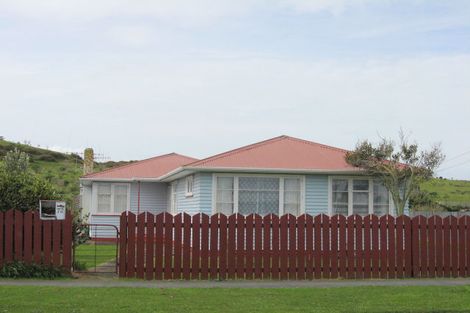 Photo of property in 72 Polson Street, Castlecliff, Whanganui, 4501