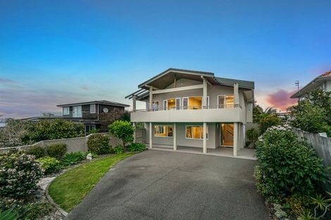 Photo of property in 2a Midway Avenue, Castor Bay, Auckland, 0620