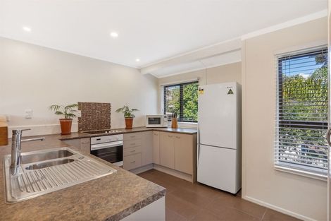 Photo of property in 9 Hale Crescent, Bayview, Auckland, 0629