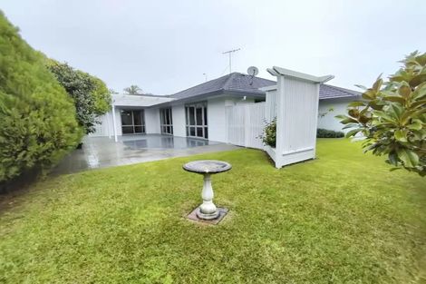 Photo of property in 38 Moyrus Crescent, East Tamaki Heights, Auckland, 2016