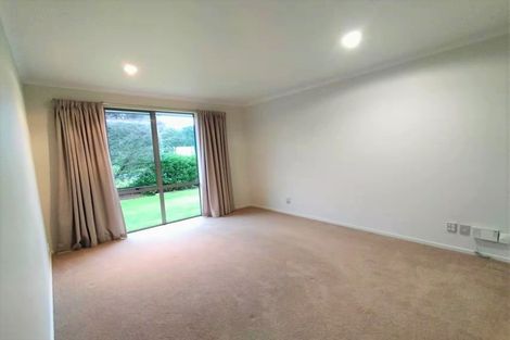 Photo of property in 38 Moyrus Crescent, East Tamaki Heights, Auckland, 2016