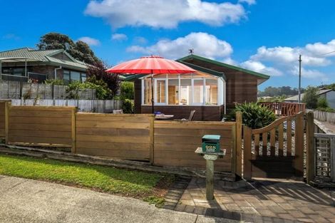 Photo of property in 928 East Coast Road, Northcross, Auckland, 0630