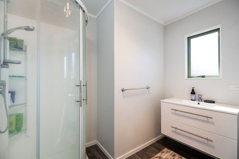 Photo of property in 142 Seaview Road, Westown, New Plymouth, 4310