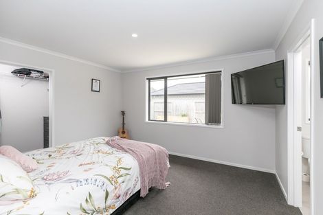 Photo of property in 240 Dixon Road, Fitzroy, Hamilton, 3206