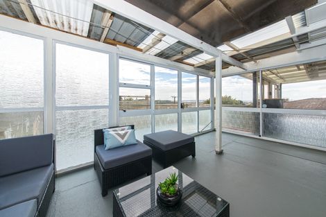 Photo of property in 91 Waimumu Road, Massey, Auckland, 0614