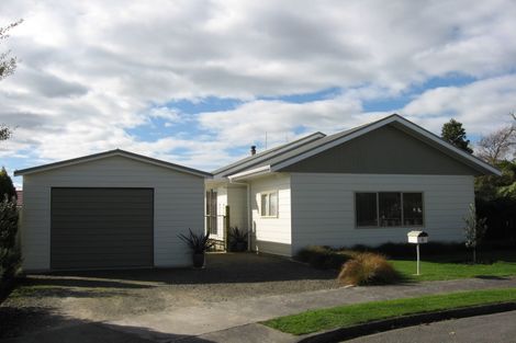 Photo of property in 3 Kirkcaldie Grove, Levin, 5510