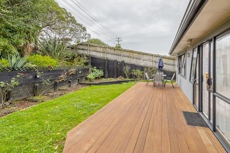 Photo of property in 87a Triangle Road, Massey, Auckland, 0614