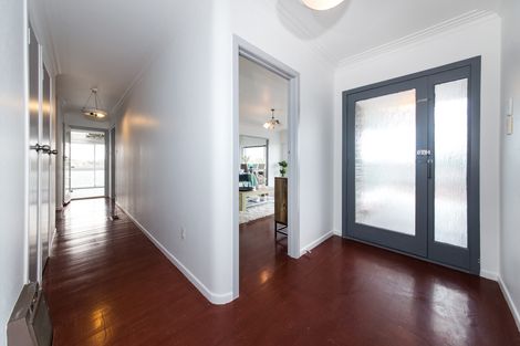 Photo of property in 91 Waimumu Road, Massey, Auckland, 0614