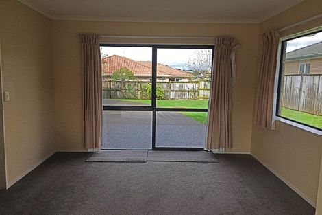 Photo of property in 10 Sayes Close, East Tamaki, Auckland, 2013