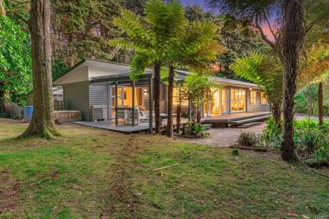 Photo of property in 11 Scenic Drive, Hillpark, Auckland, 2102