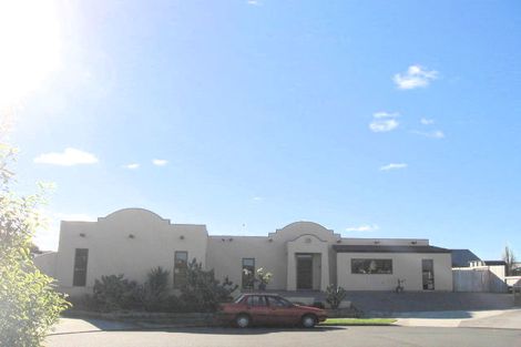 Photo of property in 17 Chesterfield Place, Rototuna, Hamilton, 3210