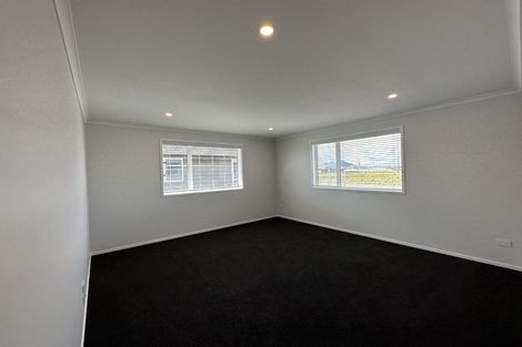 Photo of property in 30 Te Piriti Road, One Tree Point, 0118