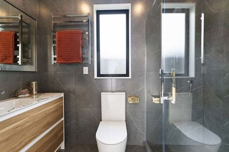 Photo of property in 51 Emerald Avenue, Rosehill, Papakura, 2113