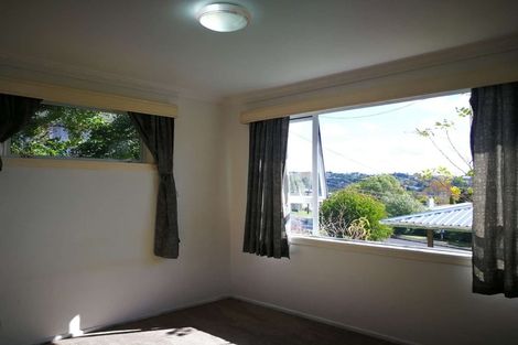 Photo of property in 10 Barron Drive, Green Bay, Auckland, 0604