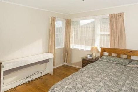 Photo of property in 68 Edgewater Drive, Pakuranga, Auckland, 2010