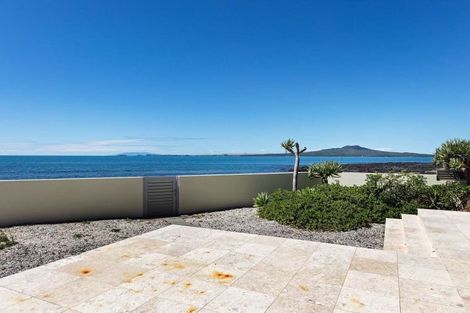 Photo of property in 26 Tiri Road, Milford, Auckland, 0620