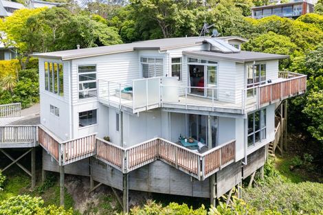 Photo of property in 77a Nicholson Road, Khandallah, Wellington, 6035