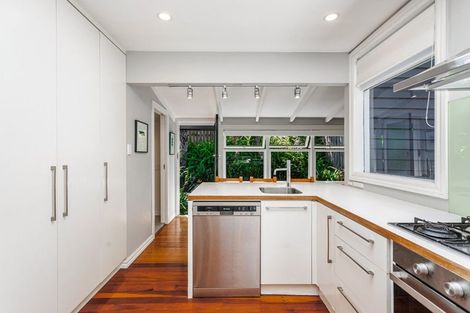 Photo of property in 80 Motutara Road, Muriwai, Waimauku, 0881