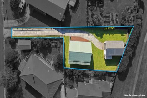 Photo of property in 2/11 Hosking Place, Clarks Beach, 2122